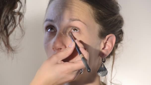 do przygotowania makijaż oczu - Materiał filmowy, wideo