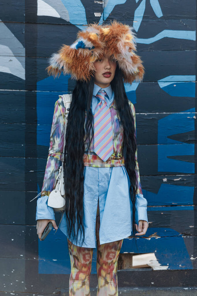 Carla Menendez nosi wszystko Shuting Qiu, przed pokazem Shuting Qiu podczas Tygodnia Mody w Mediolanie Odzież damska wiosna / lato 2024. - Zdjęcie, obraz