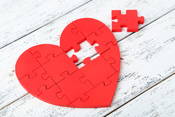 Red puzzle heart - Fotoğraf, Görsel