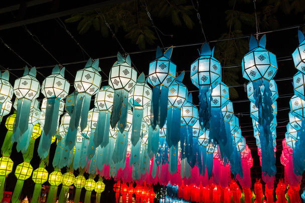 thailand lanterne traditionnelle en papier décoratif
  - Photo, image
