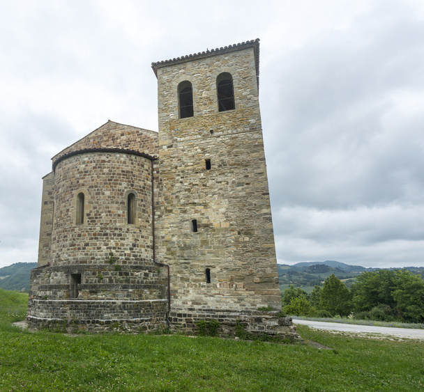 Montefeltro (Marcas, Italia): iglesia medieval
 - Foto, Imagen