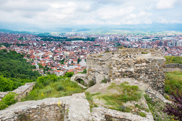 Vista de la ciudad de Prizren en Kosovo en los Balcanes - Foto, Imagen