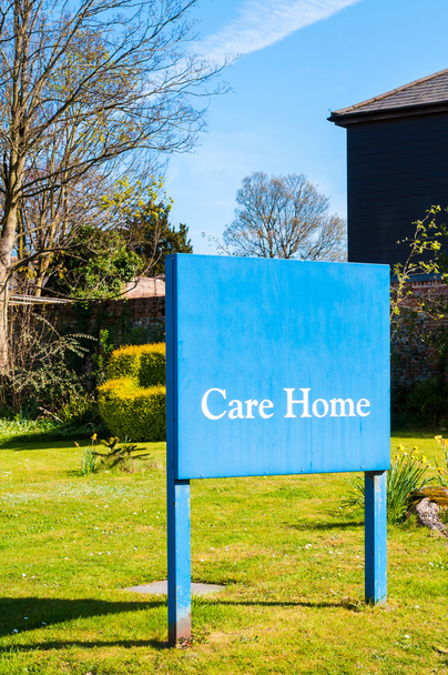 Jele az idős emberek "Care Home" a bejáratnál egy Suffolk - Fotó, kép