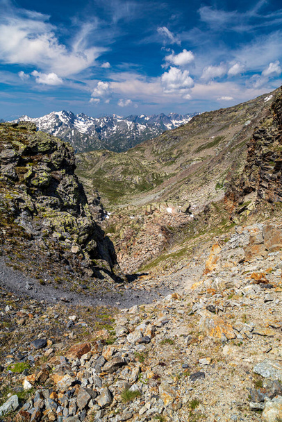 Día de trekking de verano en las montañas del grupo Rutor, La Thuile - Foto, imagen