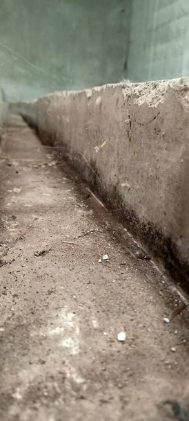 ジェネレータルームの汚れたほこりの腸 - 写真・画像
