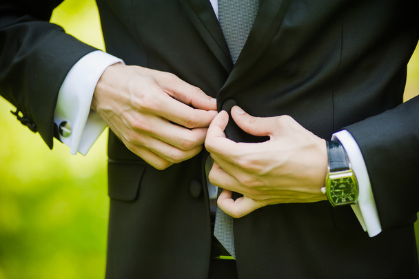 Bir takım elbise ya da genç kız-gelin veya nedime Damat Düğün buket tutuyor - Fotoğraf, Görsel