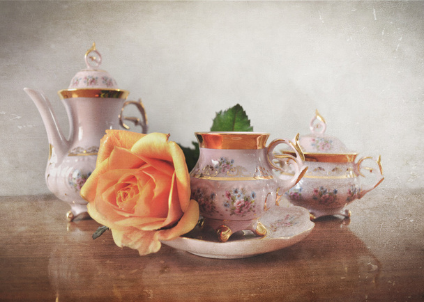 Porcelana zestaw herbaty z retro starodawny efekt stylu Instagram - Zdjęcie, obraz