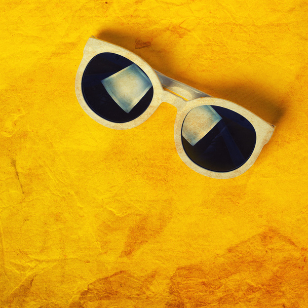 Stylish white sunglasses - Fotoğraf, Görsel