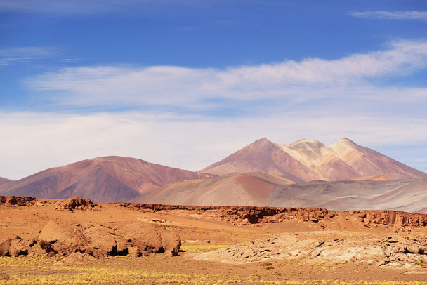 Fantastico altopiano della riserva nazionale di Los Flamencos, deserto di Atacama, Cile, Sud America - Foto, immagini