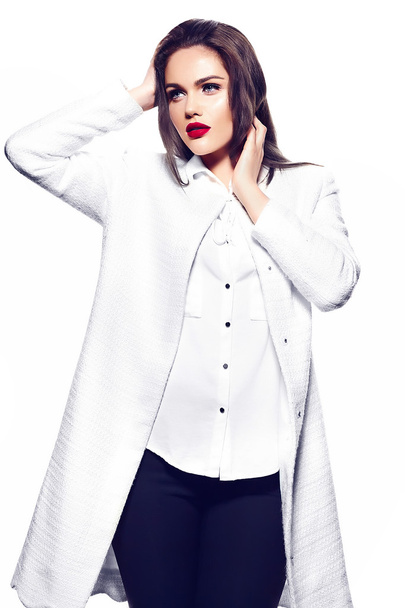 High fashion look.glamor closeup portrait of beautiful sexy stylish brunette business young woman model in white coat jacket hipster cloth - Foto, imagen