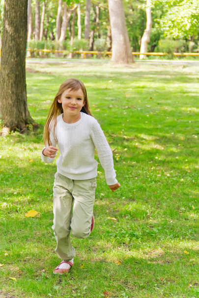 Cute running girl - Valokuva, kuva