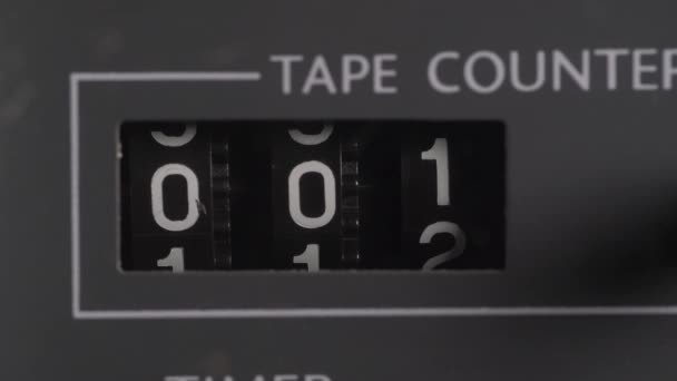 Moving Tape Counter in Detail pokazuje jak szybko Audio Tape porusza się do przodu. - Materiał filmowy, wideo