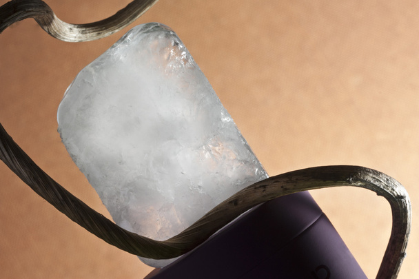 Ekologické deodorant krystal v černém země brown - Fotografie, Obrázek