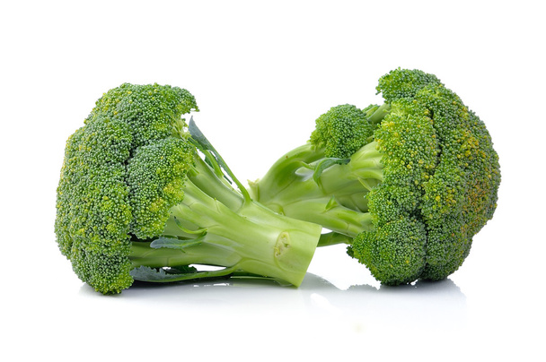 brokolice, izolované na přes bílé pozadí - Fotografie, Obrázek