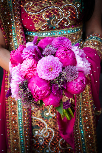 India novias manos celebración ramo
 - Foto, imagen
