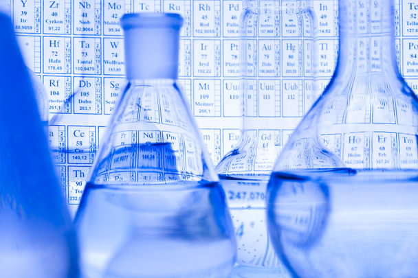 blauwe chemie flesjes - Foto, afbeelding