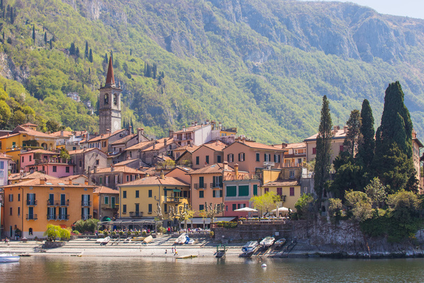 Varenna Village en Lago de Como, Italia
 - Foto, imagen