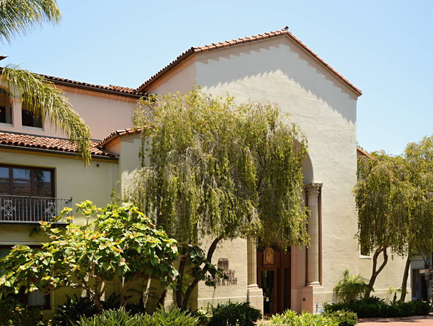 Edificio histórico en el centro de Santa Barbara, California - Foto, Imagen