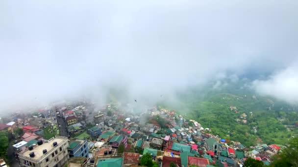 Aizawl capital da cidade de Mizoram vista sobre as casas e construção nas colinas em aizawl, Mizoram, Índia, Ásia - Filmagem, Vídeo