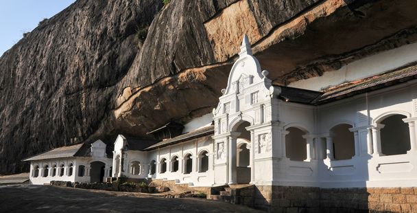 Dambulla cave temple in Sri Lanka - 写真・画像