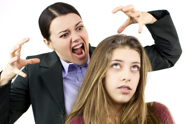 Adolescente hembra aburrida de madre enojada
 - Foto, imagen