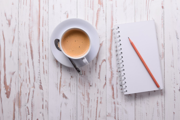Coffee with notepad and pen - Φωτογραφία, εικόνα