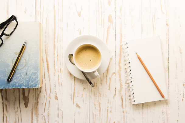 Coffee with notepad and pen - Φωτογραφία, εικόνα