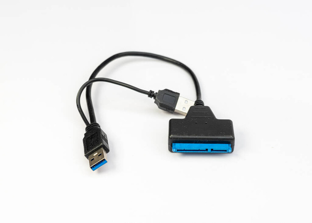 Adaptador de clabe USB SATA para transferencia de datos del disco duro - Foto, Imagen