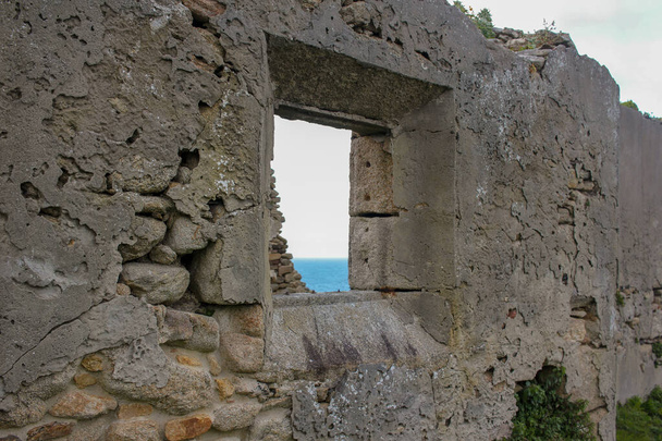 ruinas de piedra en San Tirso en Galicia, España, cerca del mar Cantábrico - Foto, Imagen