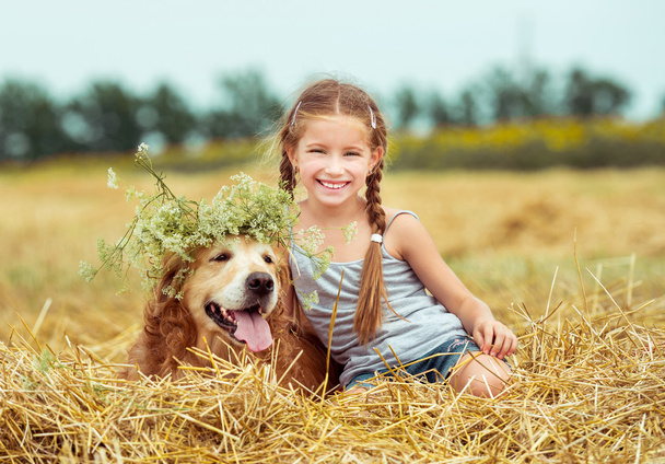Happy little girl with  dog - Zdjęcie, obraz