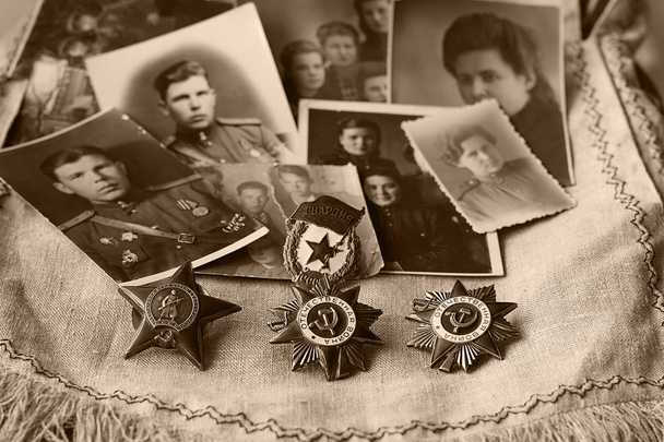 фронт, на 100 грамів горілка пам'яті премій та медалей Другої світової війни - Фото, зображення