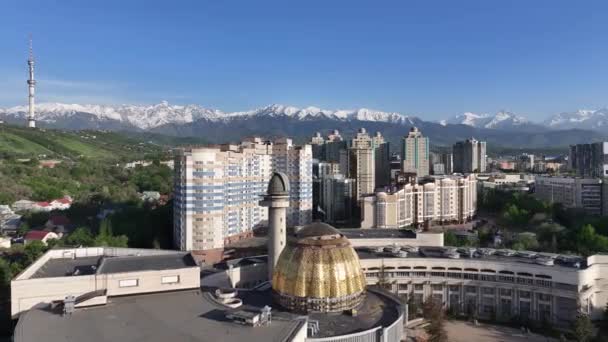 View from a quadrocopter on the central part of the Kazakh city of Almaty - Footage, Video