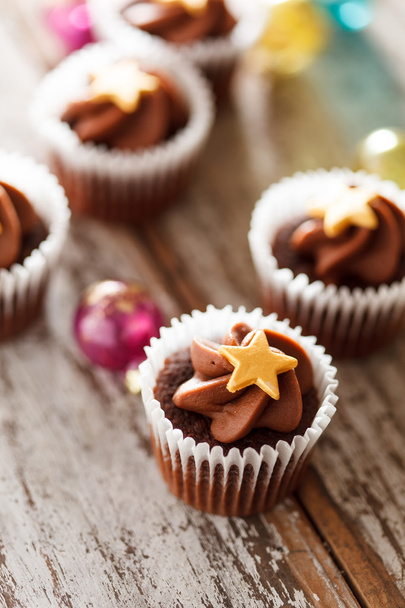 Christmas chocolate cupcakes - Фото, зображення