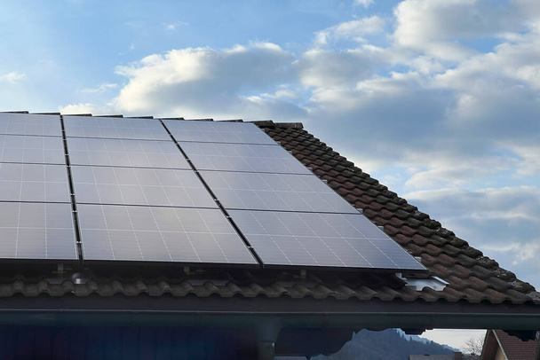 Солнечные панели Crown Alpine Home с энергией - Фото, изображение