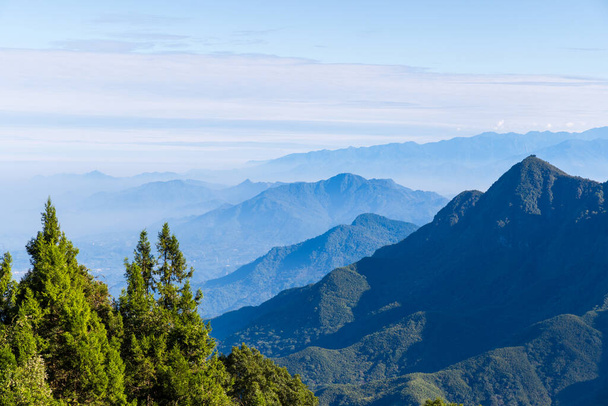 Красивые горные пейзажи Тайваня - Фото, изображение
