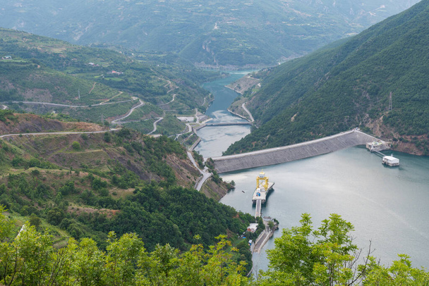 Estação Hidrelétrica de Fierza no norte da Albânia - Foto, Imagem