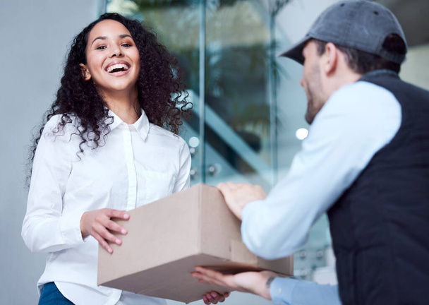 Office, portrait or businesswoman with package, delivery man or logistics with box, stock and distribution. Smile, happy customer and courier with parcel or shipping with supply chain and service. - Photo, Image