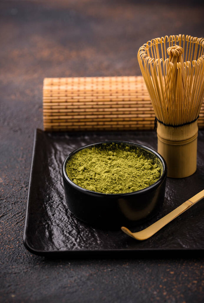 Японский порошок маття и инструменты для приготовления зеленого чая - Фото, изображение