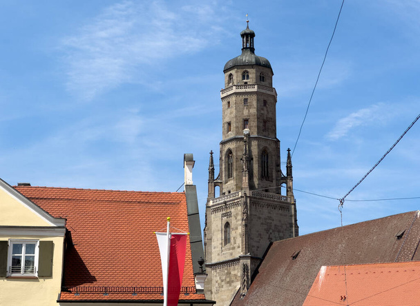 Torre de la iglesia Daniel en noerdlingen, bavaria germany - Foto, imagen