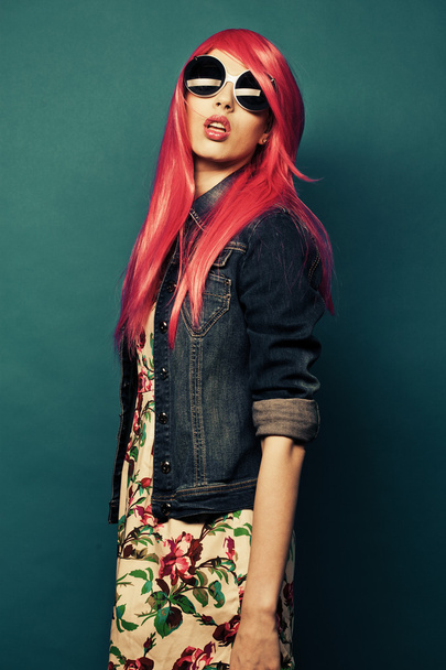 Beautiful fashion model  with pink hair - Фото, зображення