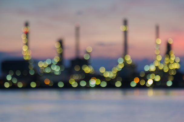 Fora de foco Crepúsculo da refinaria de petróleo
 - Foto, Imagem