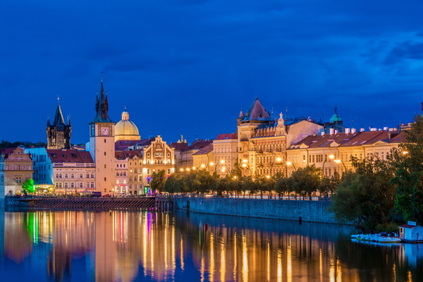 Kilátás a Moldva folyóra Prágában - Fotó, kép