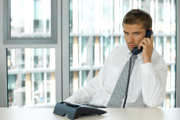businessman talking on phone - Fotografie, Obrázek