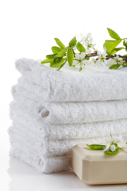 στοίβα από λευκό spa πετσέτες - Φωτογραφία, εικόνα