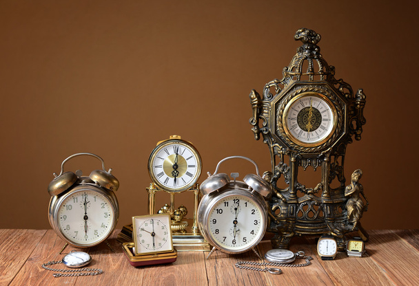 Old clocks, alarm clocks and handheld clocks - Valokuva, kuva
