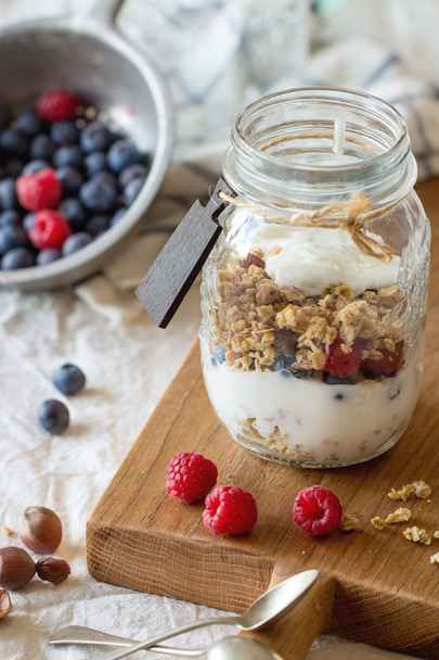 Granola with yogurt berries - Φωτογραφία, εικόνα