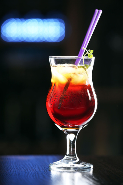 Glass of cocktails on bar background - 写真・画像