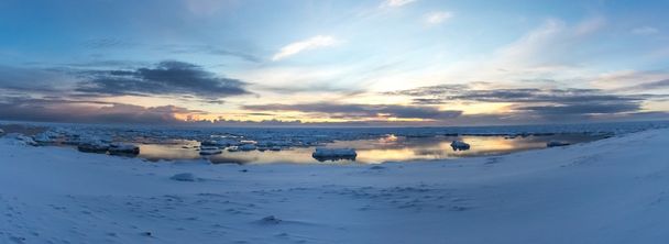 南スピッツ ベルゲンの北極の冬 - 写真・画像