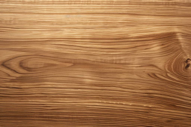 Esta imagen de alta resolución captura el elegante y suave grano de madera de cerezo, enfatizando sus ricos tonos cálidos y patrones naturales.. - Foto, Imagen
