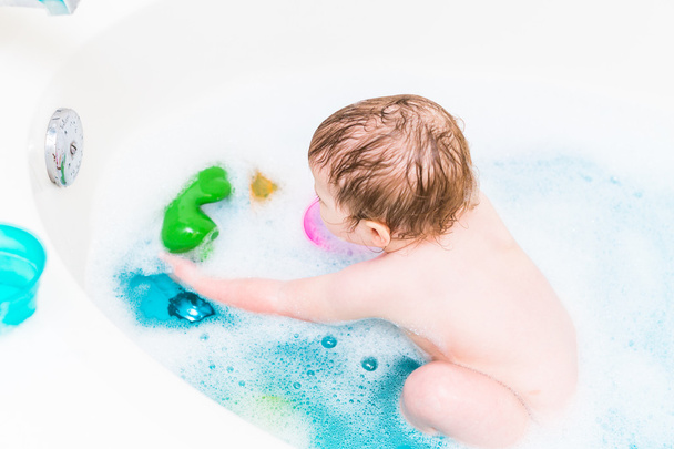 holčička se koupe - Fotografie, Obrázek